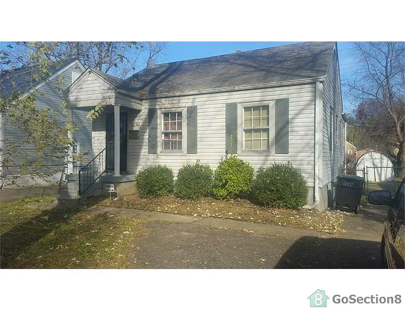 2707 Narragansett Dr photo 1
