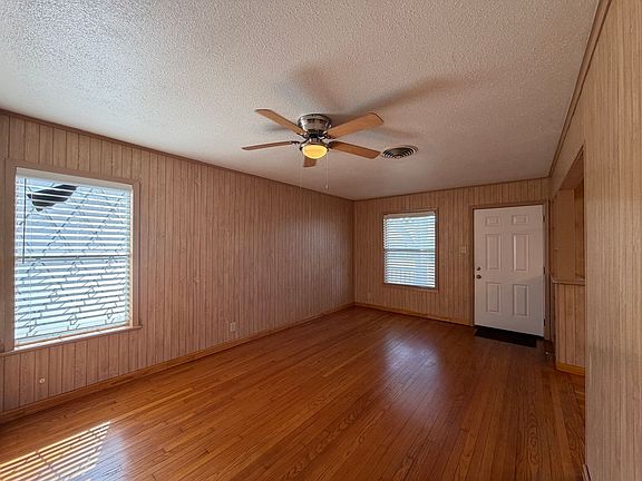 5th image of 3902 Herndon St