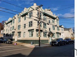 6 Roosevelt Ter APT 2R, Irvington, NJ 07111