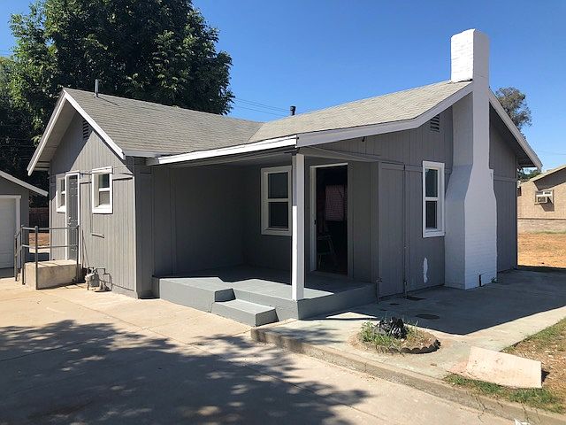 1st image of 1053 W 16th St