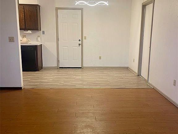 4th image of 20360 Rockhollow Dr