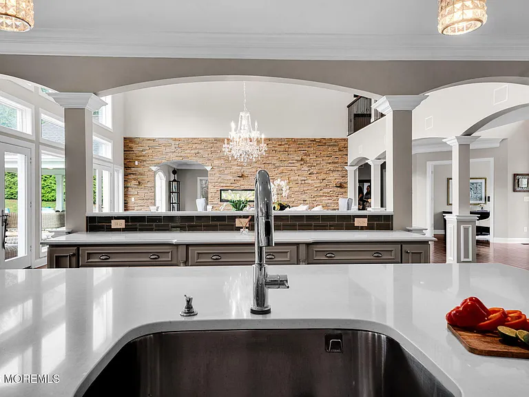 2 Hop Brook Ln — Photo 30