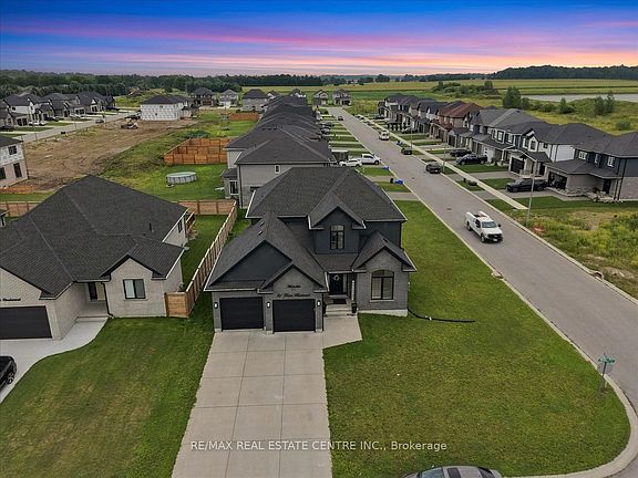 3rd image of 31 Ferris Blvd