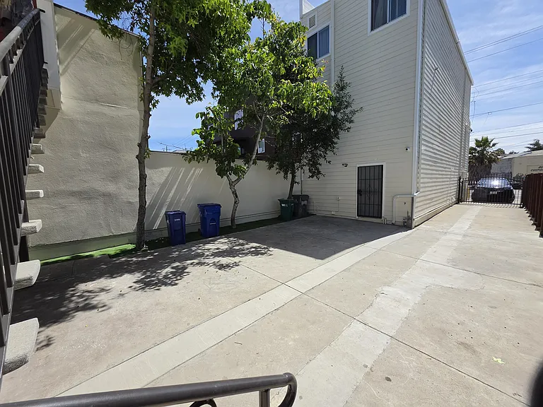 2323 Market St #B — Photo 19
