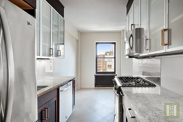 Rented by Halstead Real Estate | media 11