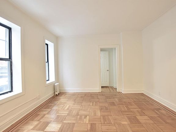 3rd image of 100 Cooper St APT 1C