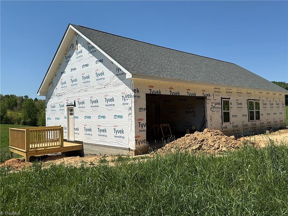 2nd image of 32 River Chase Dr