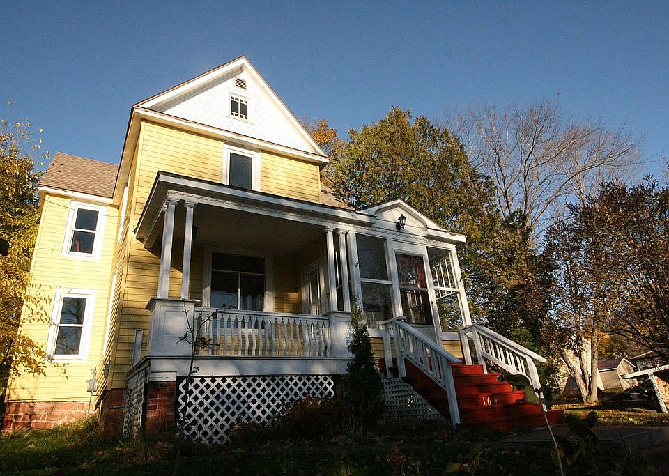 1st image of 164 Schoolcraft St