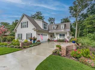 319 Westbrook Rd, Saint Helena Island, SC 29920