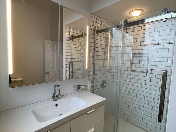 2nd image of 1558 Ontario St #2