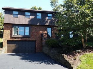 247 Meadowfield Ln, Clairton, PA