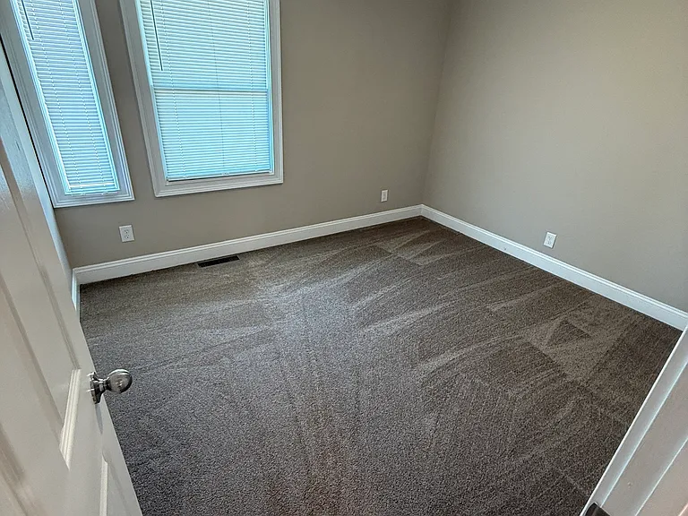 657 Athens St — Photo 12