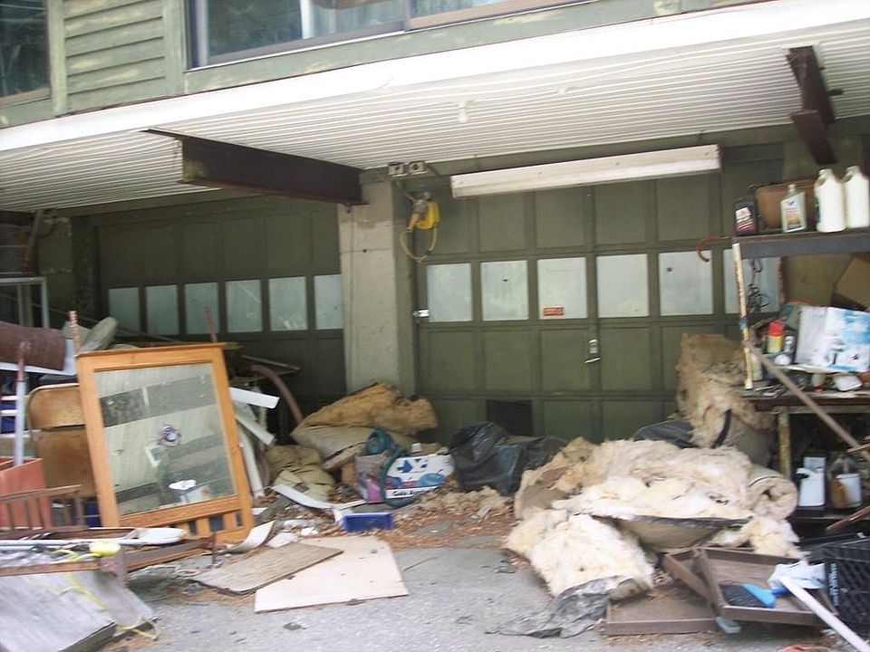 2nd image of 305 Concord Rd