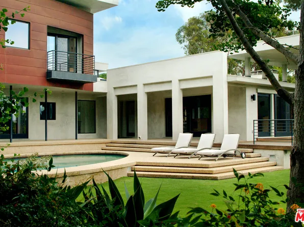 357 N Skyewiay Rd, Los Angeles, CA 90049