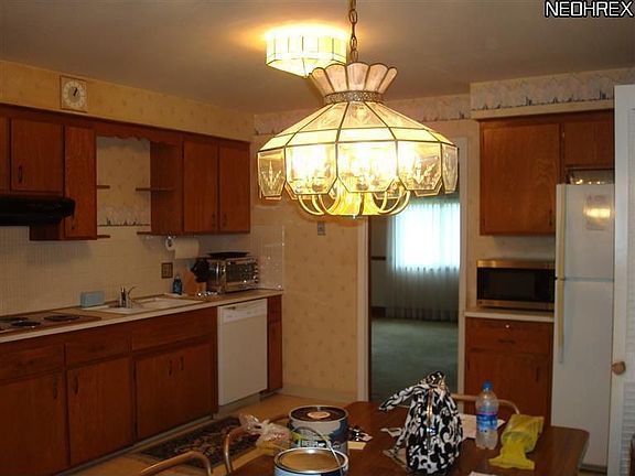 3rd image of 34620 Jaclyn Dr
