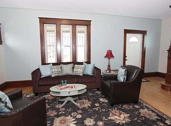 3rd image of 522 York Ave