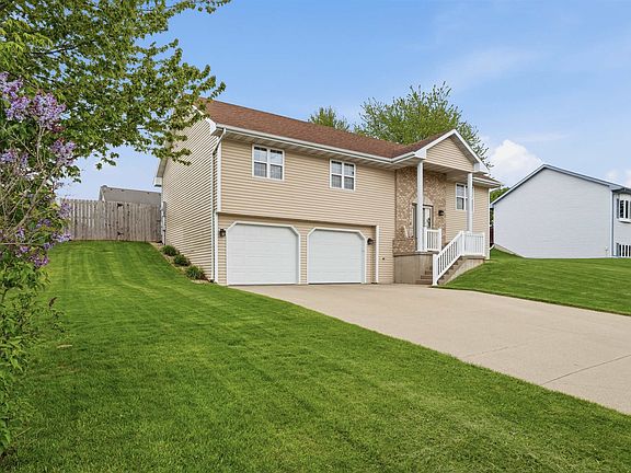 3rd image of 872 Cassandra Dr