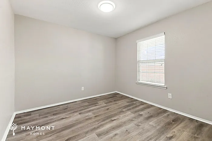 1207 Savannah Ridge Dr — Photo 9