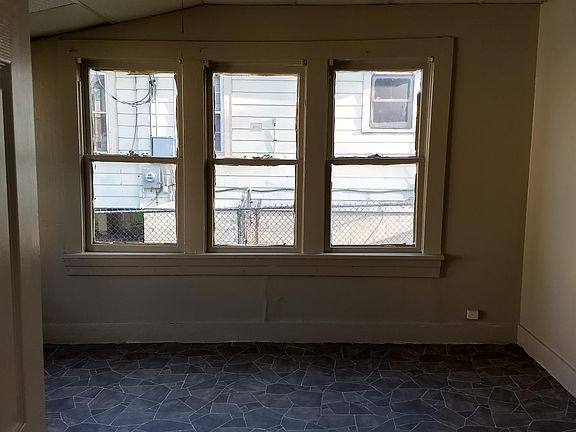 5th image of 4637 S 26th Ave W