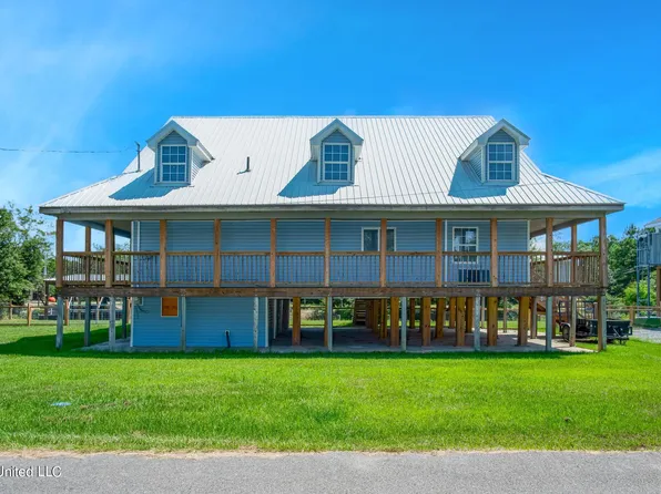 4104 Cardinal St, Bay Saint Louis, MS 39520