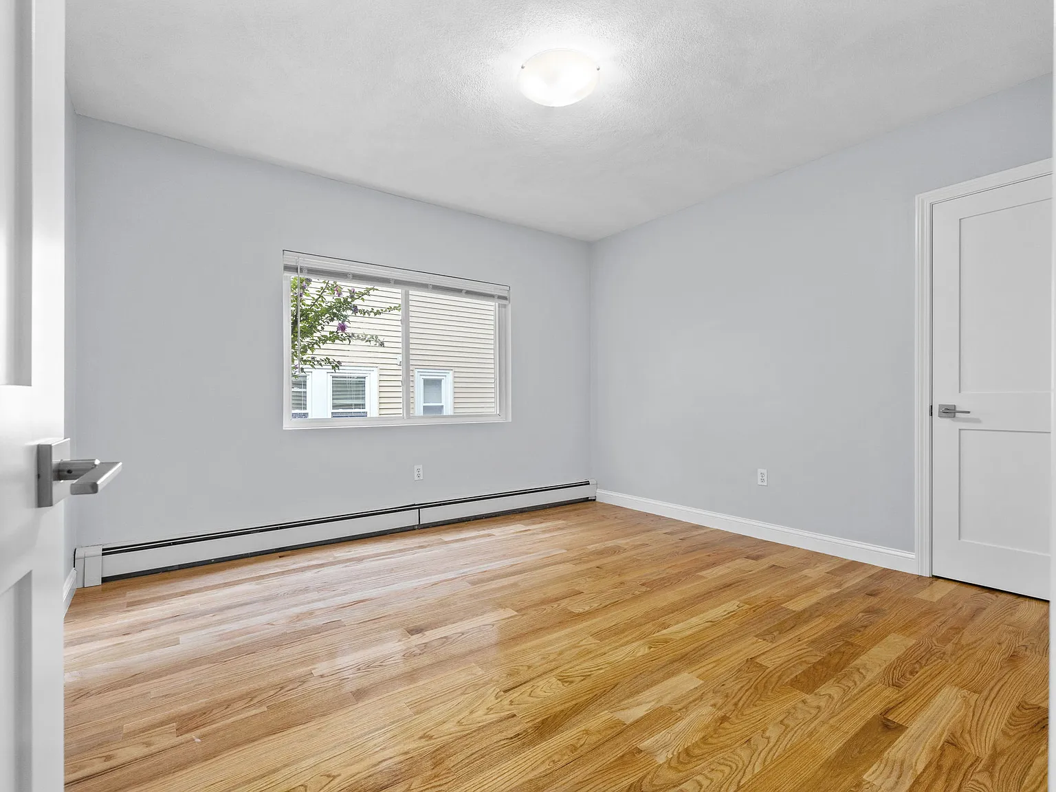 5 bed, 2.5 bath, $7,600 — Photo 4
