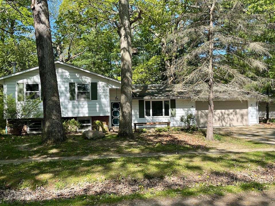 1st image of 770 Ferndale Ave