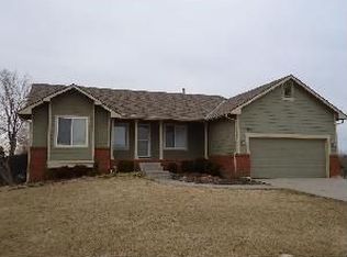 1944 E Glen Hills Ct, Derby, KS 67037