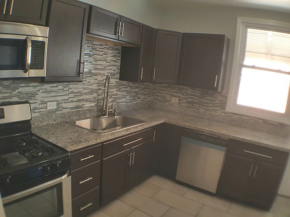 5th image of 10946 S Avenue G