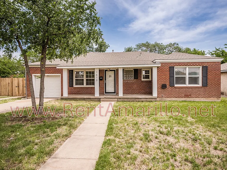1613 Bowie St — Photo 1
