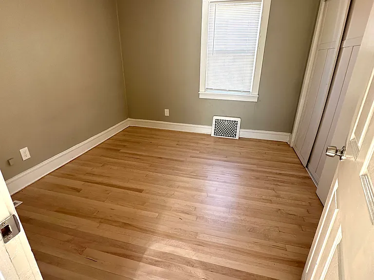 310 W Scott St #A — Photo 15