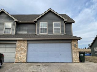 16800 Sheehan Rd, Basehor, KS 66007