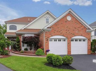 37 Tania Ct, Monroe Township, NJ 08831