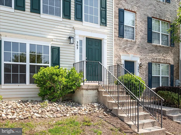 303 Pendleton Ln — Photo 30