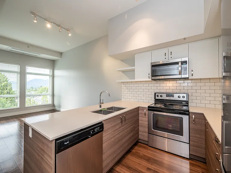 2525 Carnarvon St #312 — Photo 5
