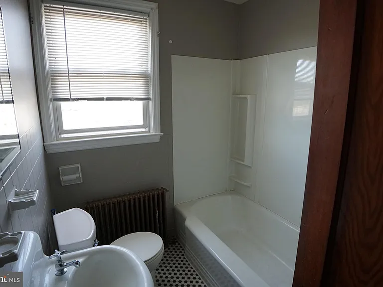 4617 Wilkens Ave #B — Photo 3