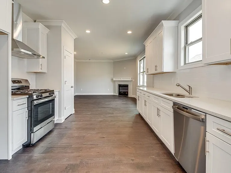 35 Sudderth St — Photo 16