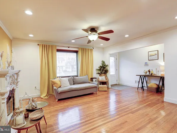 38 N Independence Blvd, New Castle, DE 19720