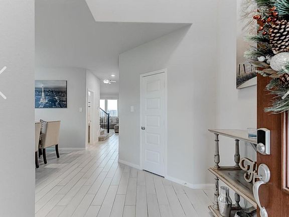 2nd image of 10739 Cliffs View Dr