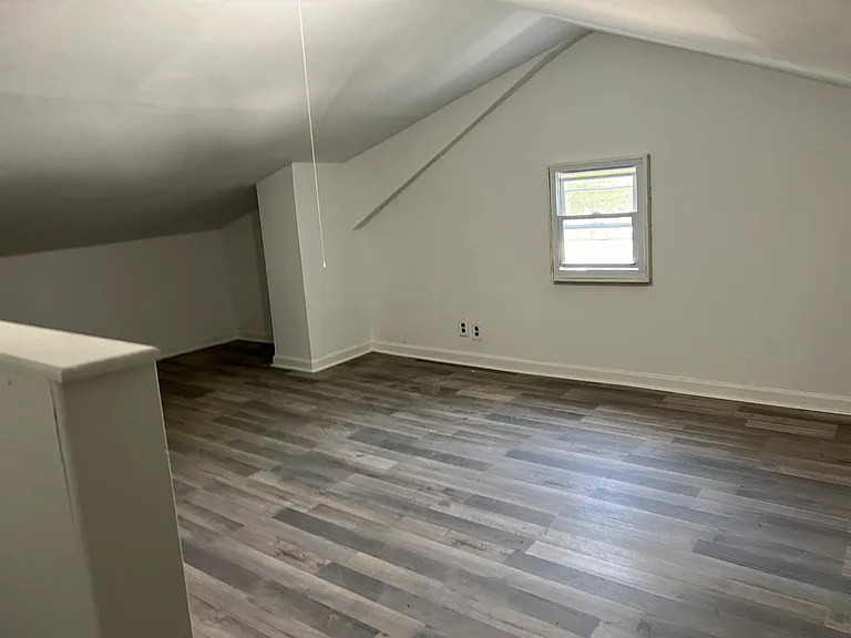 1421 Cottman Ave — Photo 8