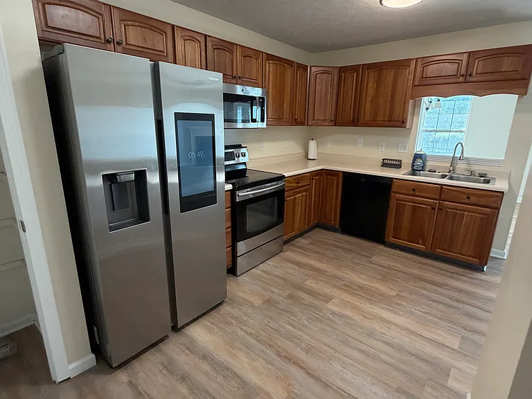 288 Odell St — Photo 7