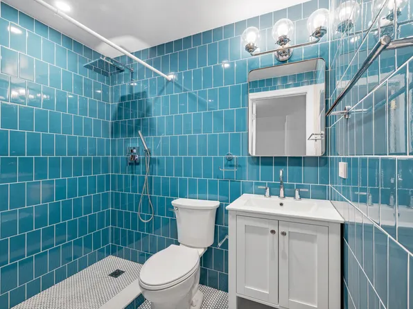 463 Saint John's Place image 5 of 8