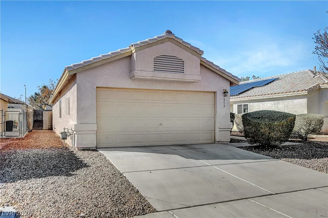 3 bed, 2.0 bath, 1252 sqft, $1,750 — Photo 2