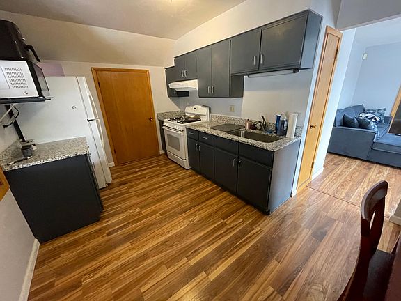 2nd image of 2424 5th St NE #1