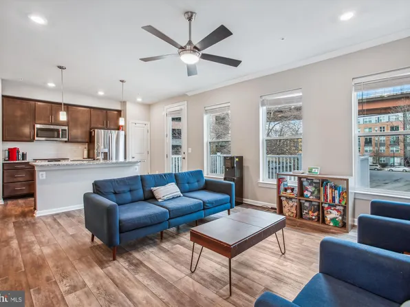5692 Stephanie Tessa Way Unit 50, Alexandria, VA 22303