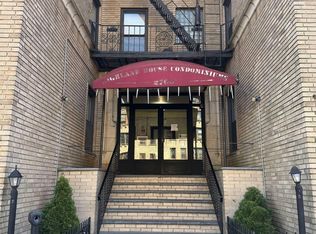 2700 John F Kennedy Blvd APT 304, Jersey City, NJ 07306