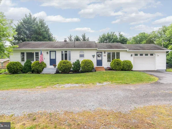 10703 Yvonne Ln, Williamsport, MD 21795