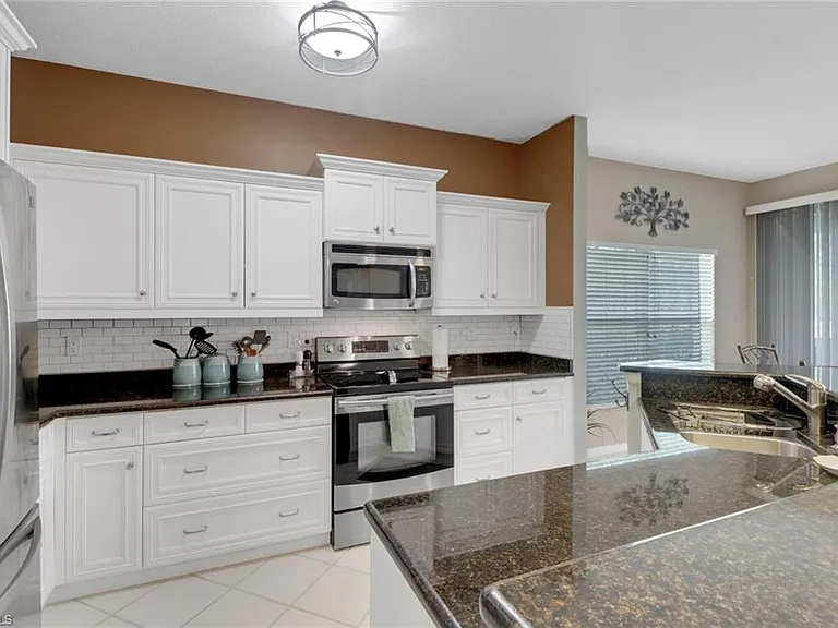 5325 Andover Dr #101 — Photo 9