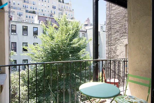 Rented by FirstService Realty (legacy) | media 27