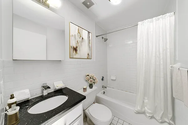 Rented by Vector New York, LLC | media 17