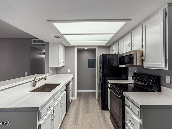 3rd image of 2146 W ISABELLA Avenue #127